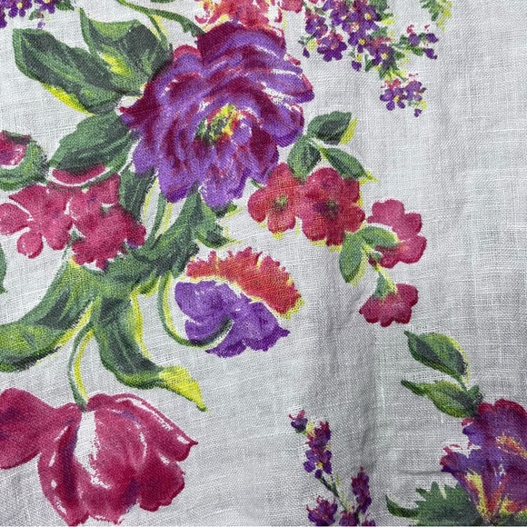 MODAMALFI Floral Linen Top - Picture 5 of 12